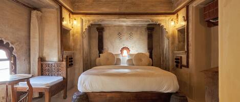 Deluxe dubbelrum - utsikt mot staden | Sängtillbehör av högsta kvalitet, ljudisolering och gratis wi-fi