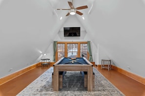 Games room - Elegant 7 br Home w Bonus Room (Milwaukee)
