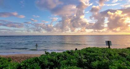 Beach Front Hawaii Condo w Amazing Sunrise