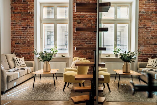 Comfort Apartment, City View | Living area