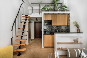 Comfort Apartment, City View | Living area