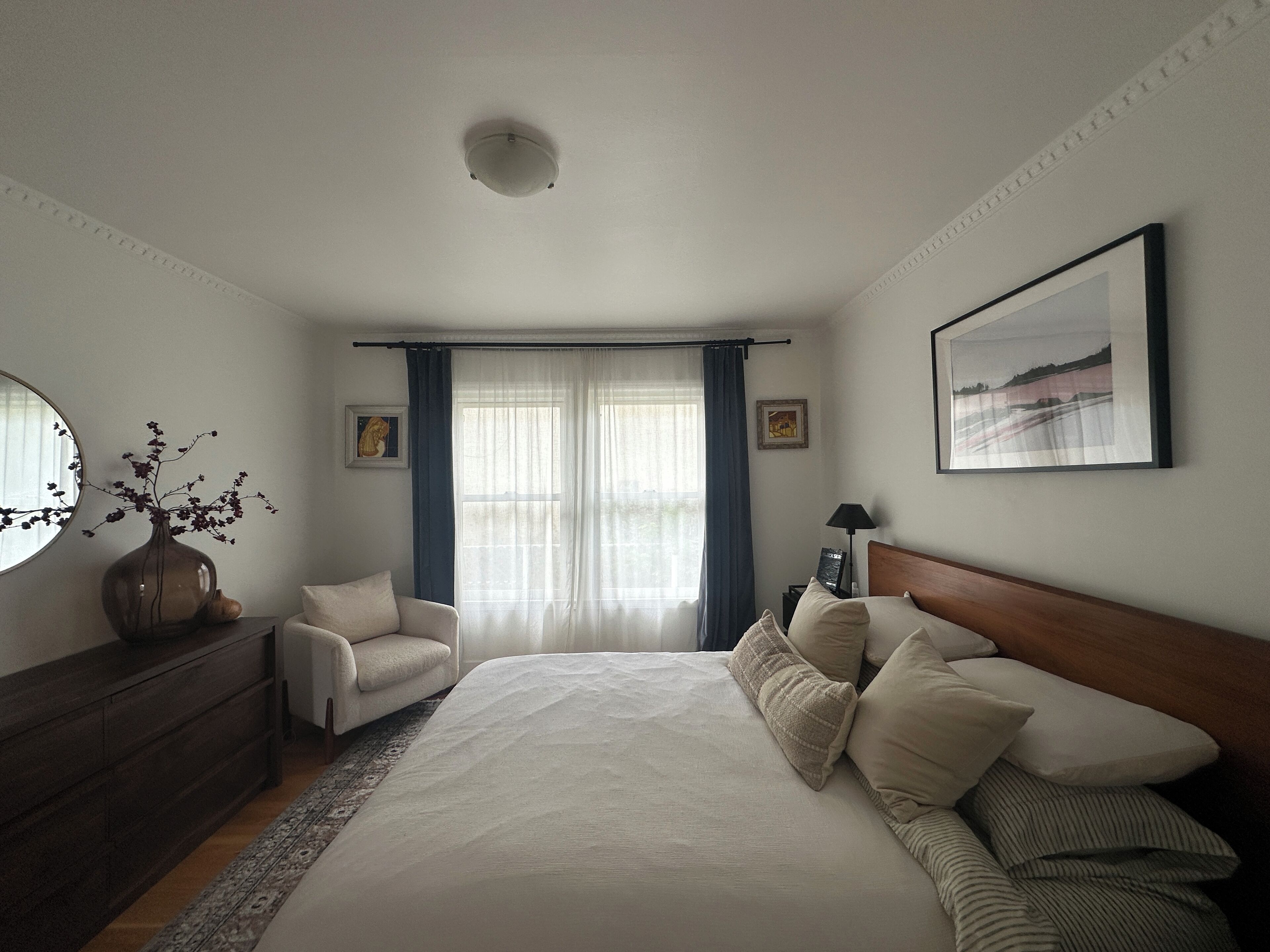 3 bedrooms, in-room safe, free WiFi, bed sheets