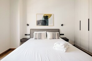 1 slaapkamer, een strijkplank/strijkijzer, wifi, beddengoed