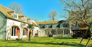 Exterior - 15' from CHARTRES (28) : Historic property, calm and jacuzzi. (Bailleau-l'Évêque)