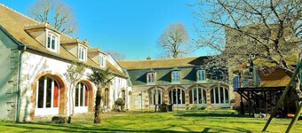 15' from CHARTRES (28) : Historic property, calm and jacuzzi.