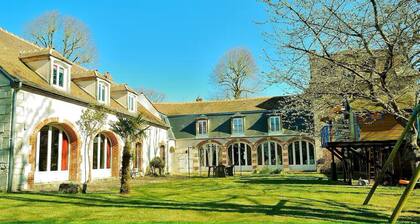 15' from CHARTRES (28) : Historic property, calm and jacuzzi.