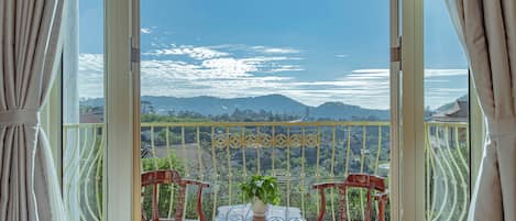 Superior Double Room, Mountain View | Free WiFi