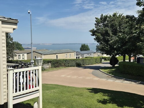 Thames view - Wheelchair-Friendly Static Caravan