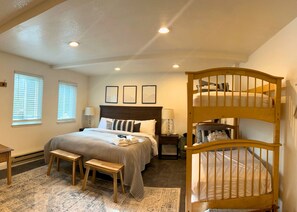 3 bedrooms, free WiFi, bed sheets