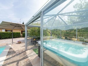 Terrace/patio - Stunning private villa with hot tub, private pool, WIFI, TV, pets allowed and panoramic view (Greve In Chianti)