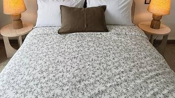 1 bedroom, iron/ironing board, WiFi, bed sheets