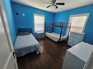 2 bedrooms, free WiFi, bed sheets