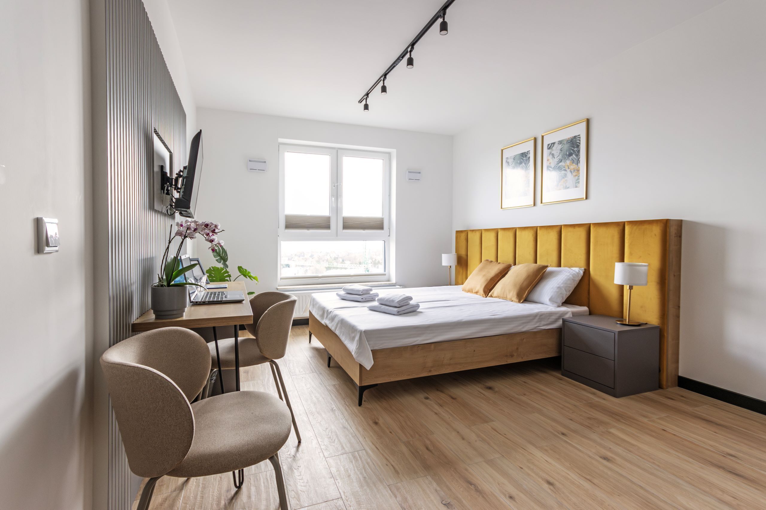 豪華雙人或雙床房, 小廚 | 書桌、手提電腦工作空間、免費 Wi-Fi、床單