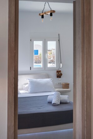 1 bedroom, blackout curtains, soundproofing, iron/ironing board