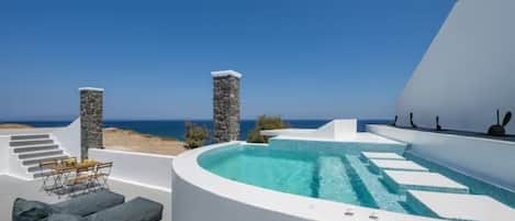 NG Thalassa with Private Hot Tub | 専用スパ浴槽