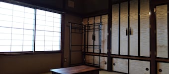 Renovated house originally a temple that can be used as a base for sightseeing, mountain climbing, long trails, and other activities, with easy access to the national park.