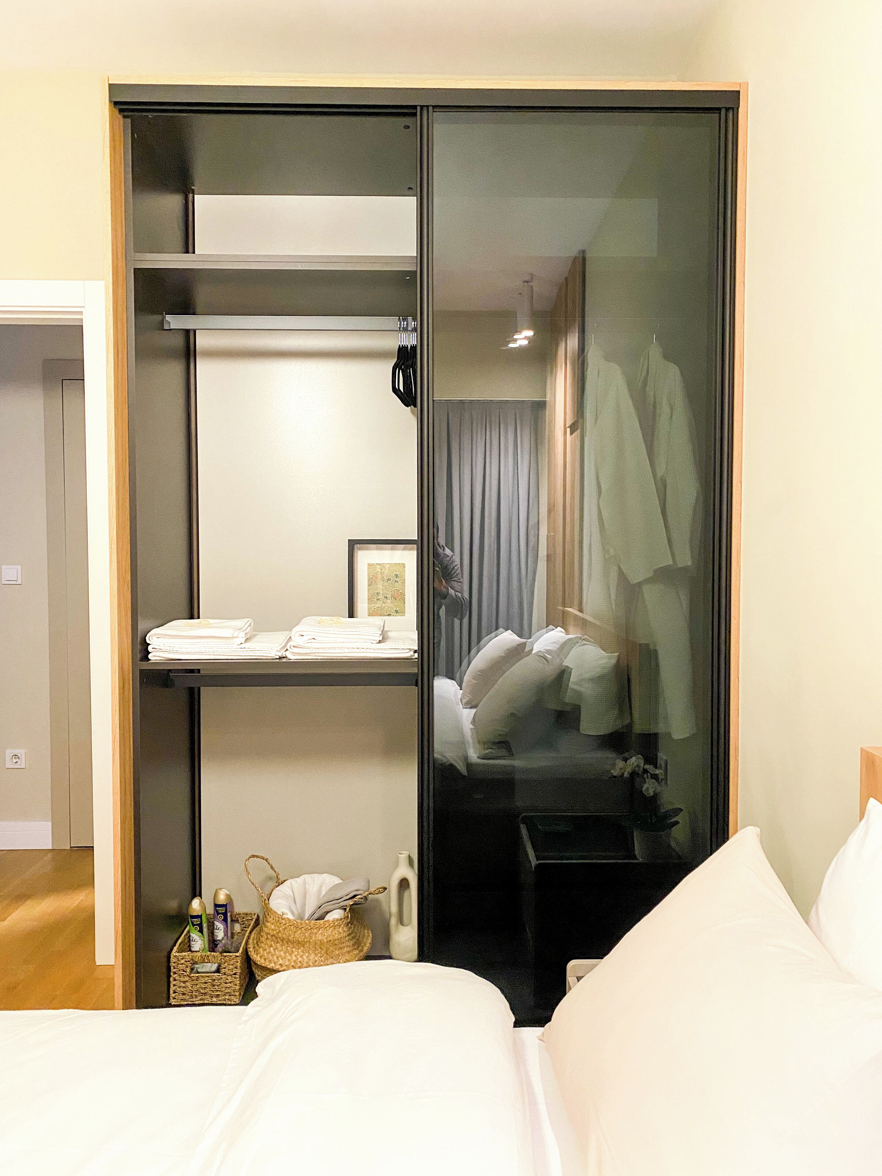 1 bedroom, in-room safe, desk, iron/ironing board