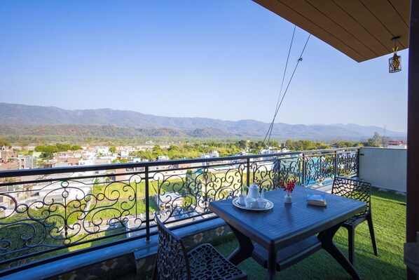 Deluxe Room, City View