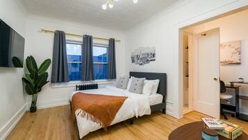 Iron/ironing board, free WiFi, bed sheets