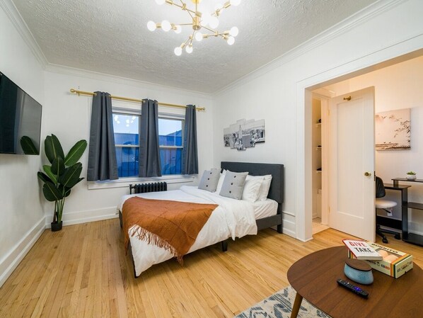 Iron/ironing board, free WiFi, bed sheets