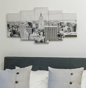1 bedroom, iron/ironing board, free WiFi, bed sheets - Your Cozy_Studio_HighFalls_TV+Kitchen+Rochest_DT. (Rochester)