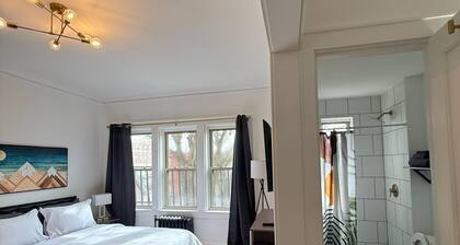 Stylish High Falls studio with a kitchen, Smart TV, and prime downtown location.