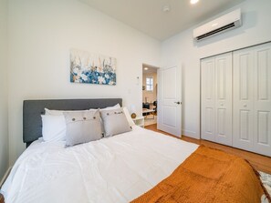 1 多间卧室、熨斗/熨衣板、免费 WiFi、床单