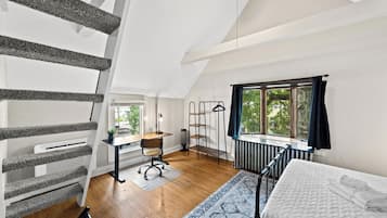 1 soverom, skrivebord, strykejern/-brett og wi-fi