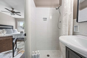 Shower, hair dryer, towels
