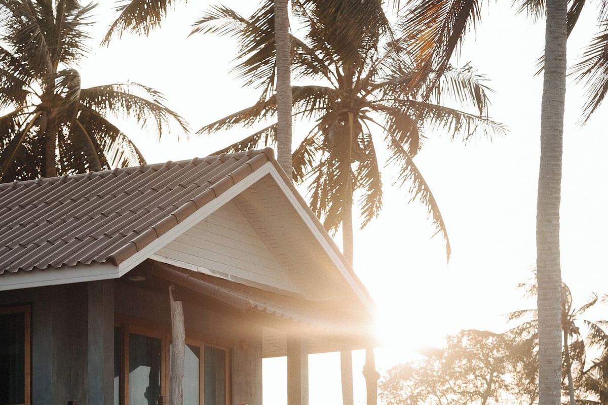 Signature Twin Room, Beach View | Desk, laptop workspace, free WiFi