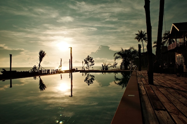 Kolam renang outdoor