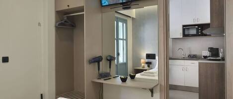 1 bedroom, iron/ironing board, free WiFi, bed sheets