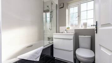 House, Patio | Bathroom | Free toiletries, hair dryer, towels, soap