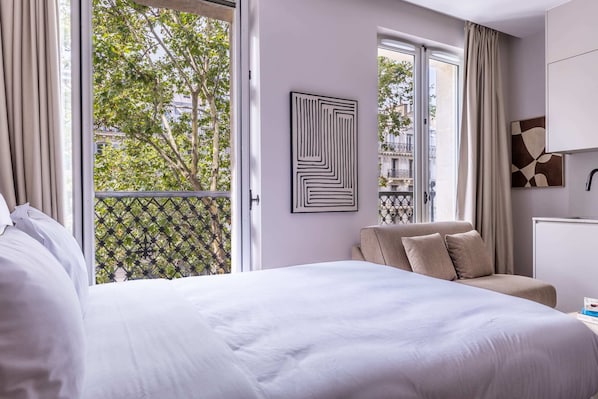 1 bedroom, desk, iron/ironing board, WiFi