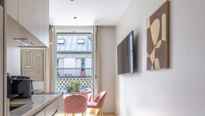 Coffee/tea maker, fridge, microwave, oven - Marais - One Bedroom in Paris (Paris)
