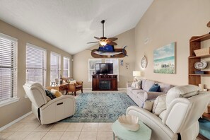 Smart TV - Blue Marlin near the beach (Jamaica Beach)