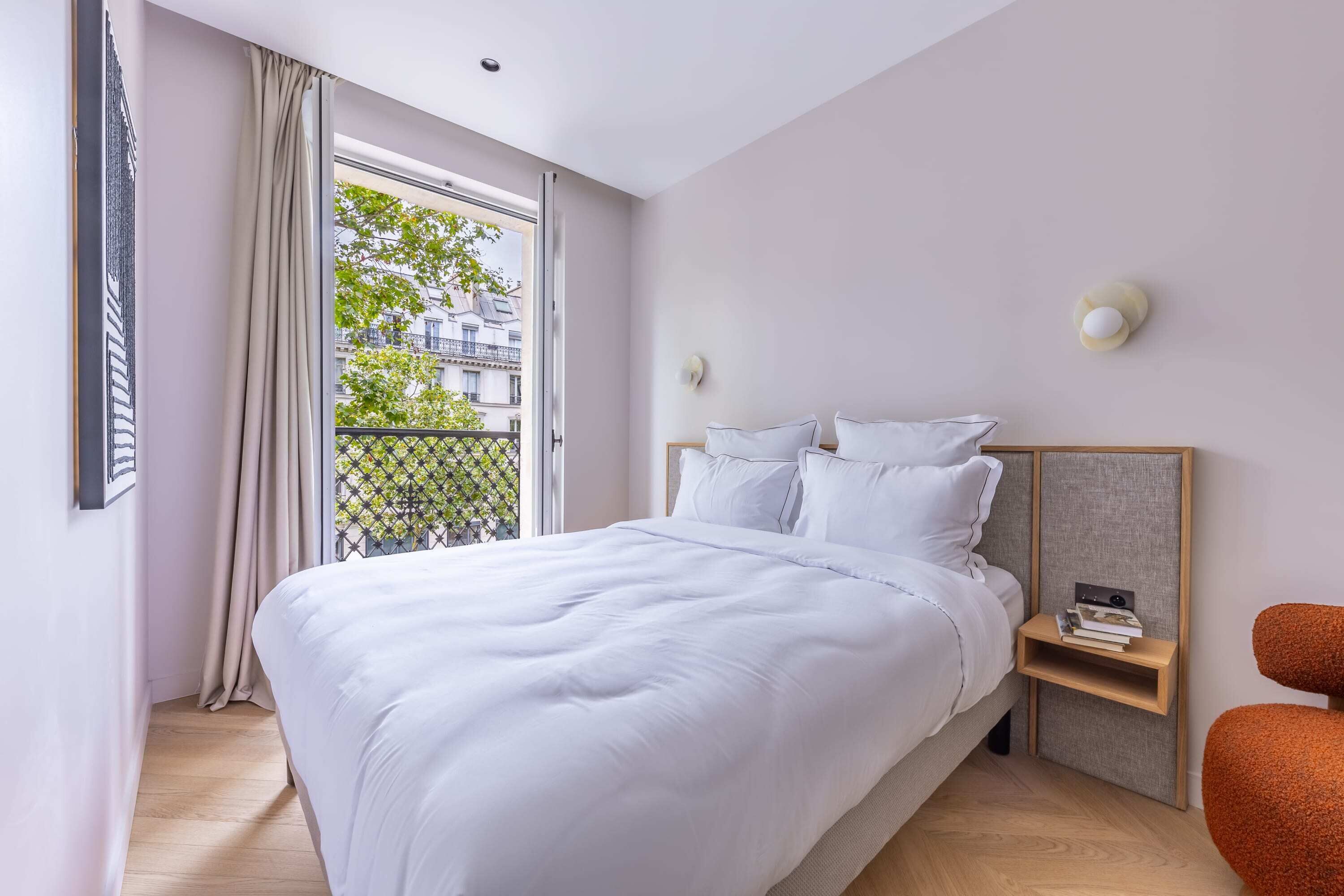 2 habitaciones, escritorio, tabla de planchar con plancha y wifi 