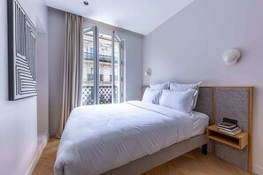 2 habitaciones, escritorio, tabla de planchar con plancha y wifi 