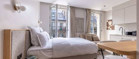 1 室のベッドルーム、デスク、アイロン / アイロン台、WiFi