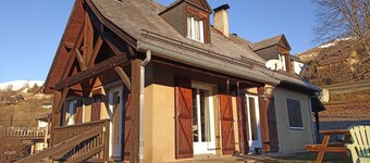 Quiet mountain house with fireplace