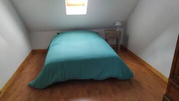 3 slaapkamers, een strijkplank/strijkijzer, reisbedje, wifi