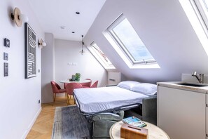 2 slaapkamers, een bureau, een strijkplank/strijkijzer, wifi