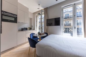 1 bedroom, desk, iron/ironing board, WiFi