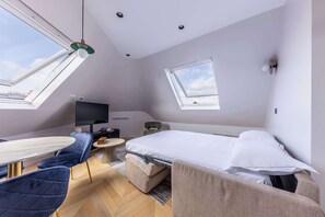 1 bedroom, desk, iron/ironing board, WiFi