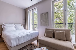 1 bedroom, desk, iron/ironing board, WiFi
