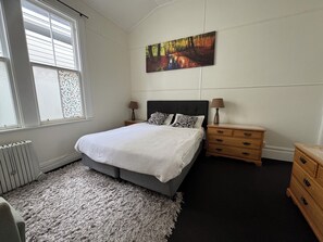 2 Schlafzimmer, Bügeleisen/Bügelbrett, WLAN, Bettwäsche