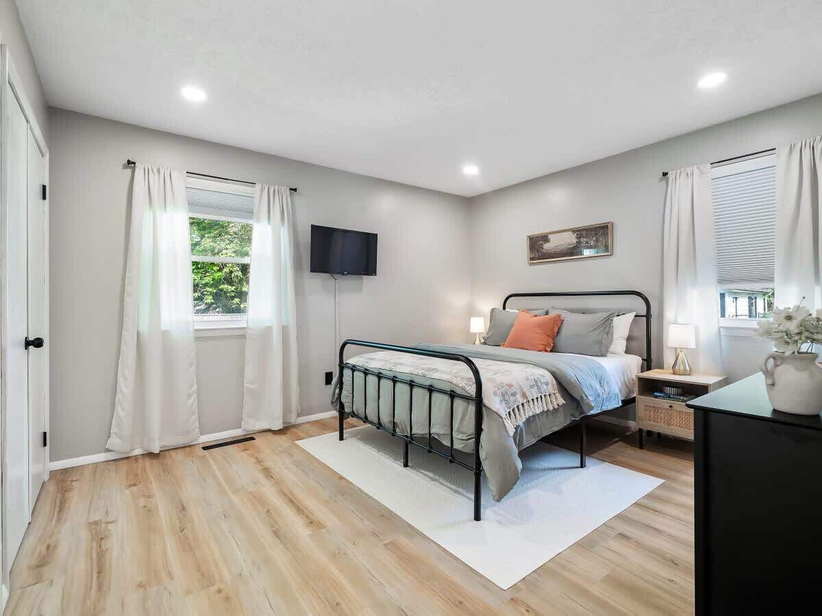 2 chambres, fer et planche à repasser, lit parapluie, Wi-Fi gratuit