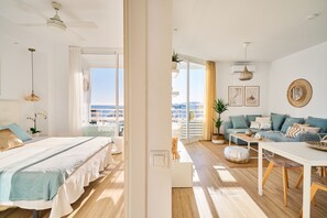 1 chambre, fer et planche à repasser, Wi-Fi gratuit, draps fournis