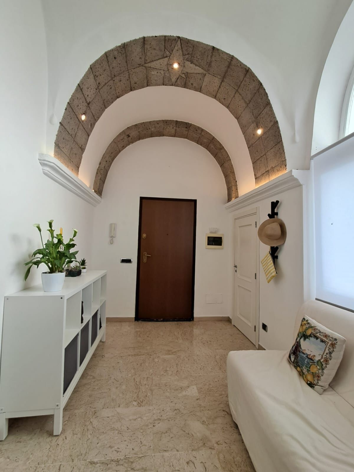 Comfort Apartment | Living area | 36-inch flat-screen TV with digital channels