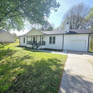 Exterior - Best Value in Charlotte (Charlotte)